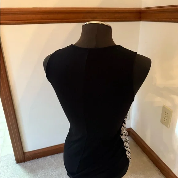 White House Black Market tank top in excellent condition - Picture 5 of 10